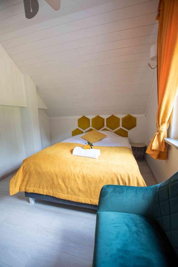 Resort Holiday Natural - Gosciniec Zacisze 切米诺 外观 照片