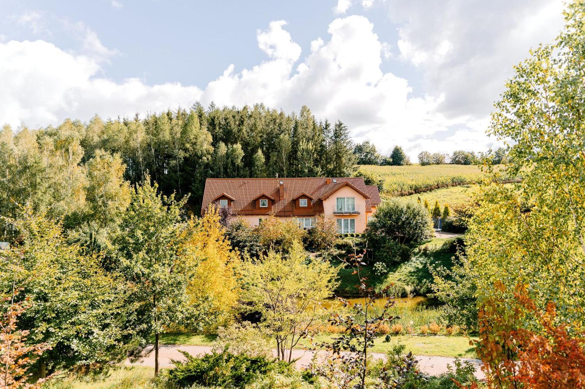 Resort Holiday Natural - Gosciniec Zacisze 切米诺 外观 照片