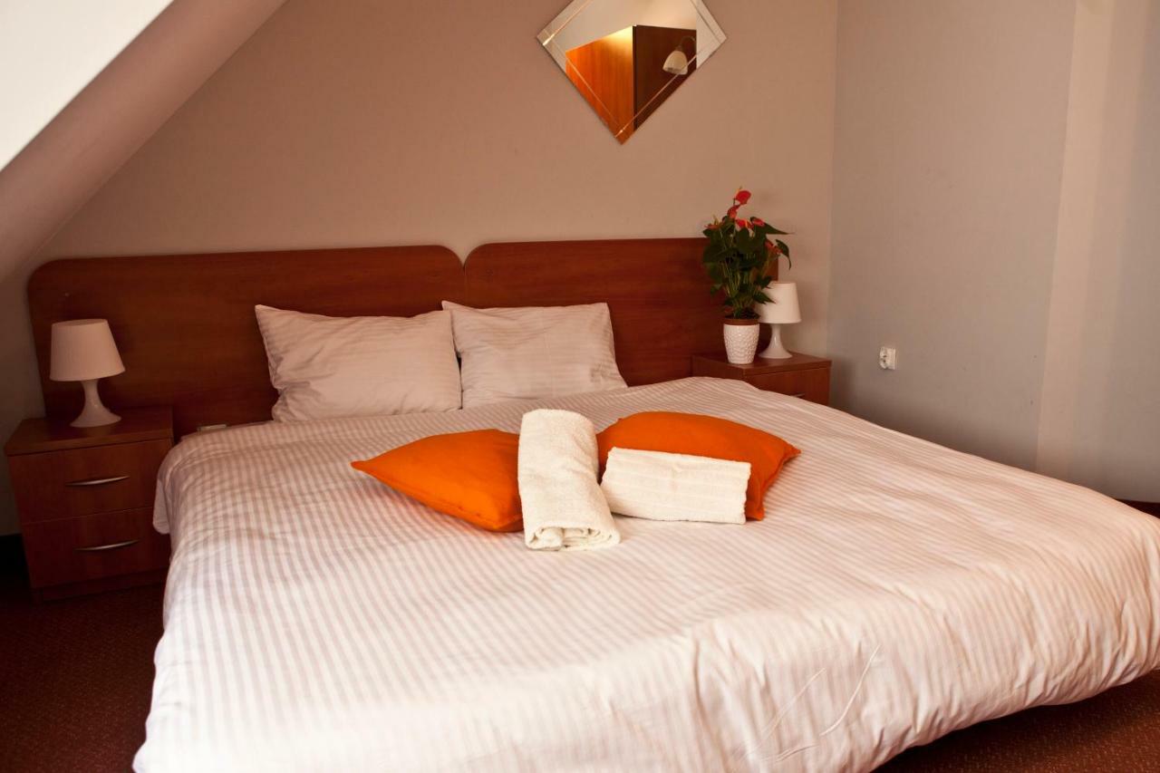 Resort Holiday Natural - Gosciniec Zacisze 切米诺 外观 照片