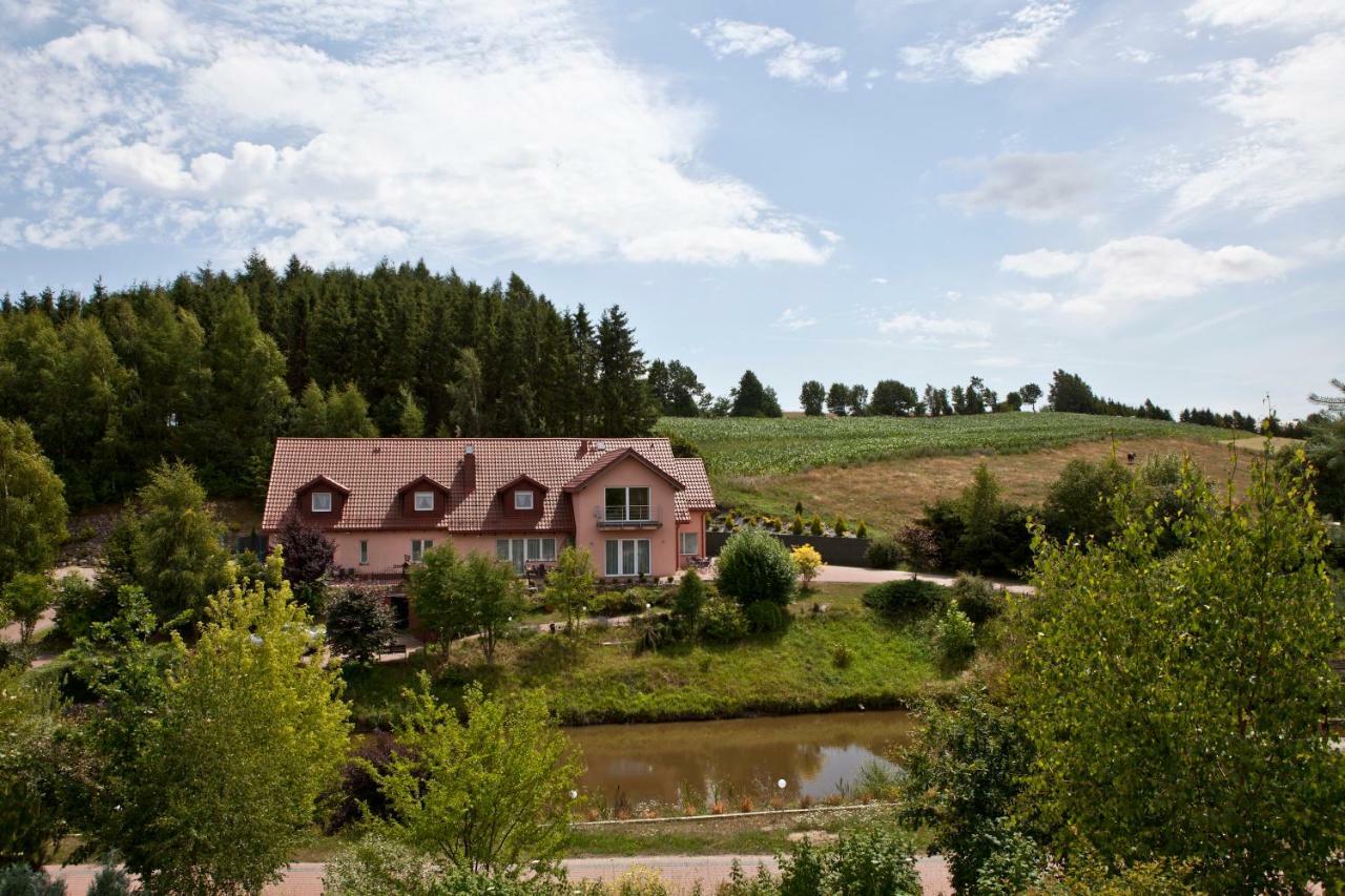 Resort Holiday Natural - Gosciniec Zacisze 切米诺 外观 照片